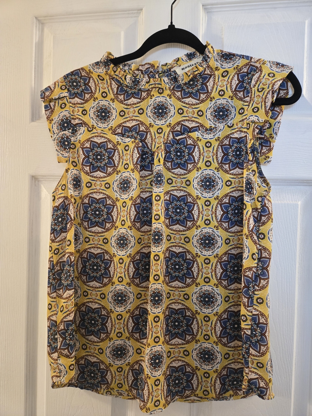 Monteau Yellow Medallion Flutter Cap Sleeve Blouse